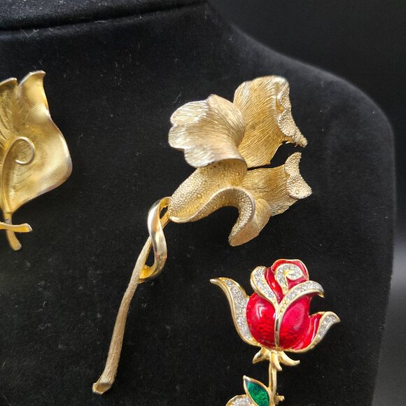 Vintage Floral Brooch Lot (Cora, Angel, Unsigned) - Picture 3 of 8